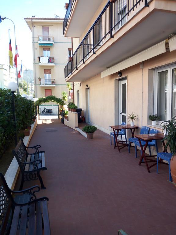 Hotel San Nazario Варацце Екстер'єр фото