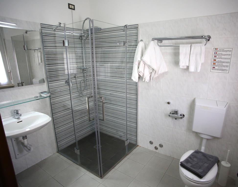 Hotel San Nazario Варацце Екстер'єр фото